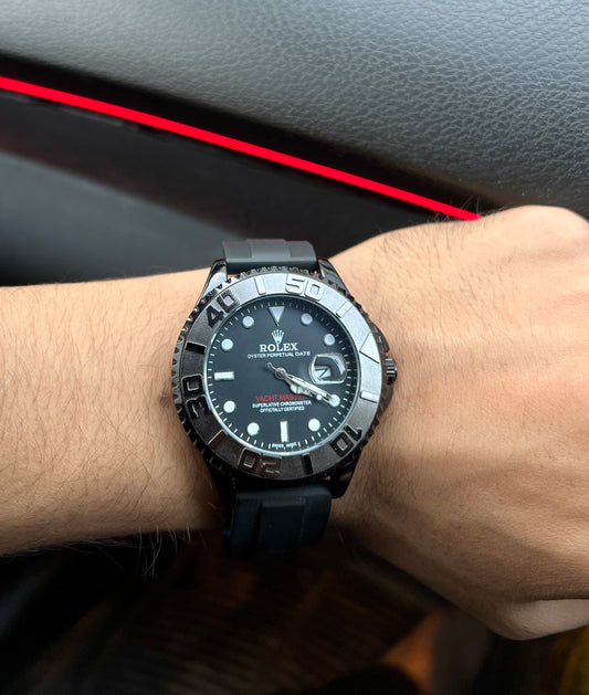 Rolex Submariner Black Silicone Strap – Bold & Timeless Design