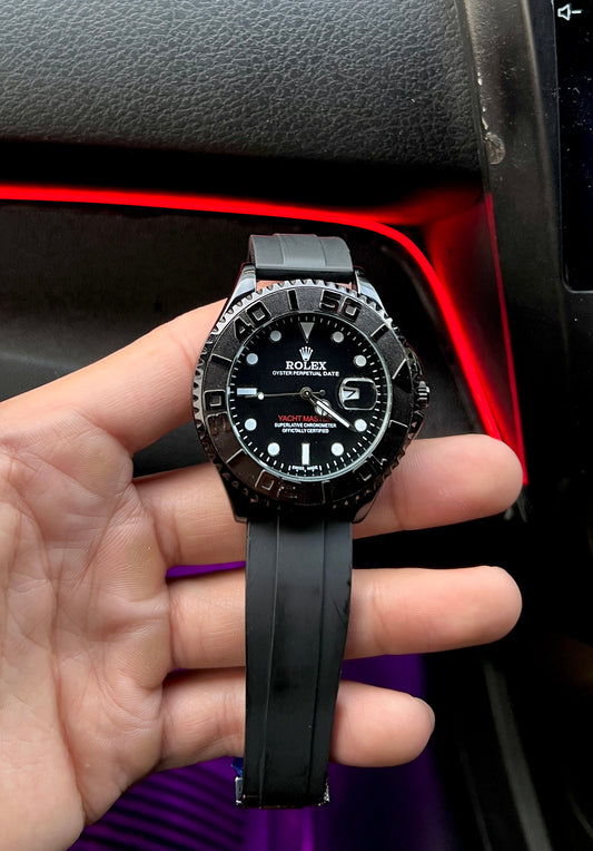 Rolex Submariner Black Silicone Strap – Bold & Timeless Design